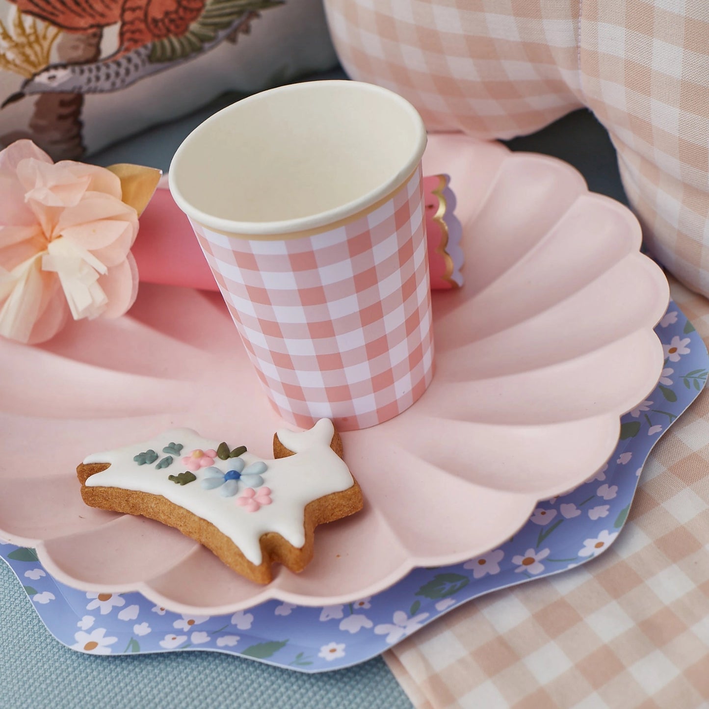 Gingham Cups by Meri Meri