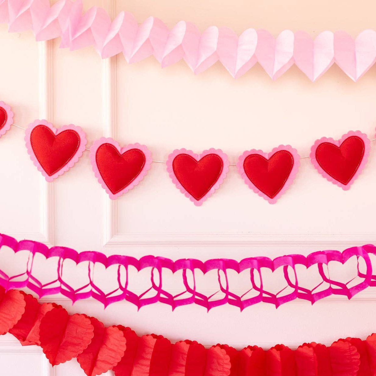 Triple Heart Tissue Garland