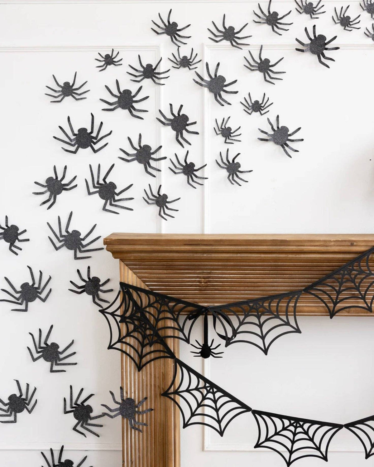 HAL1311 - Glittered Wall Spiders