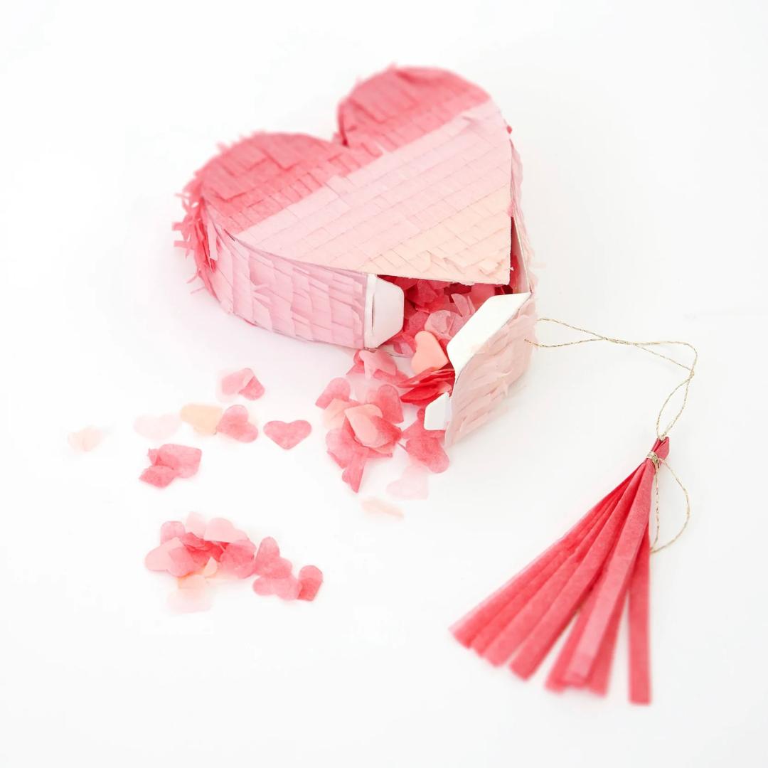 Ombre Heart Piñata Favours 3x