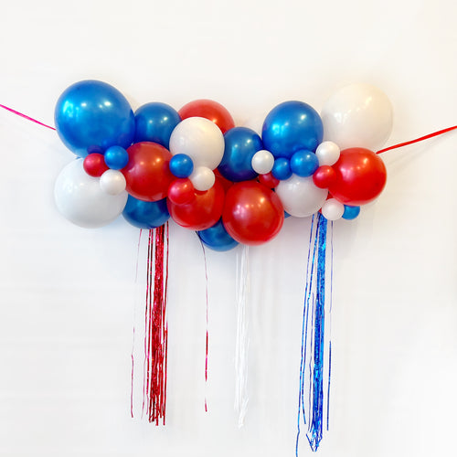 Small Coronation Balloon Garland with Streamers