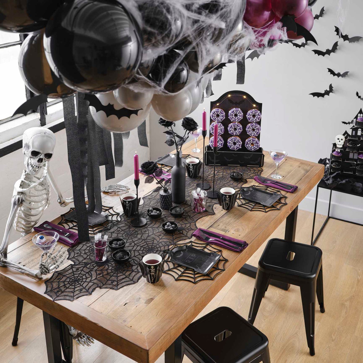 Embossed Tombstone Paper Halloween Plates